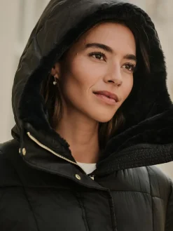 - Regenbestendige gewatteerde lange jas*Next Outlet