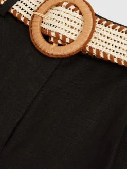 - Beau linnen shorts met geplooide voorkant en ceintuur*Reiss Hot