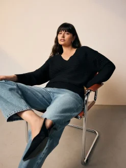 - Ribgebreide trui met V-hals*Next Best