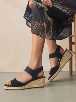 - Ronde Teen Elastische Riem Detail Sleehakken*Next Discount