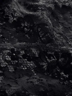 - Satijn Midi-rok met kanten afwerking*Next