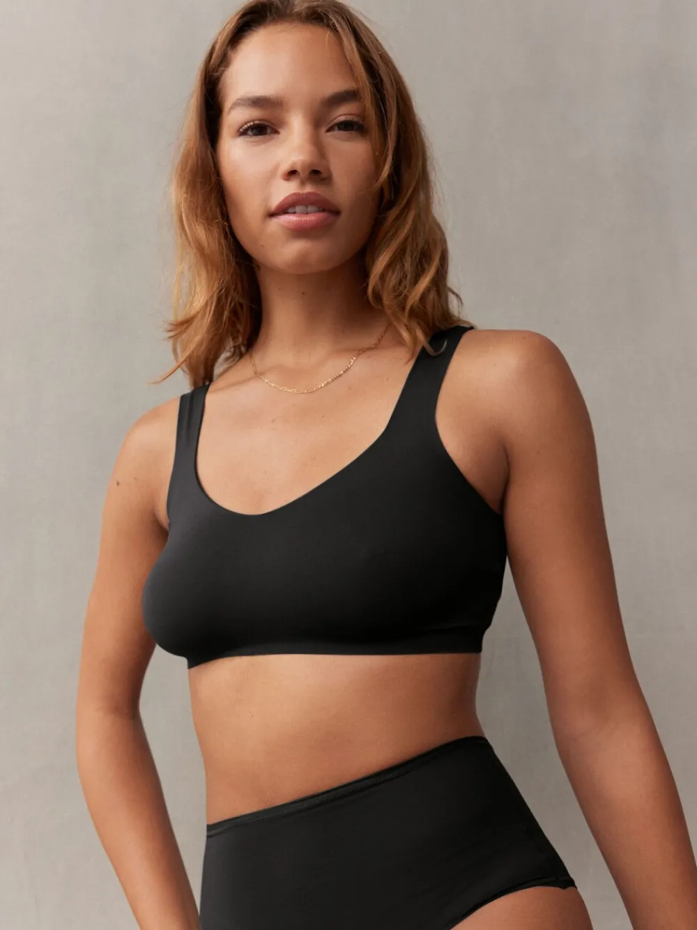 - V-halslijn afvlakkende Cropped bh*self. Clearance