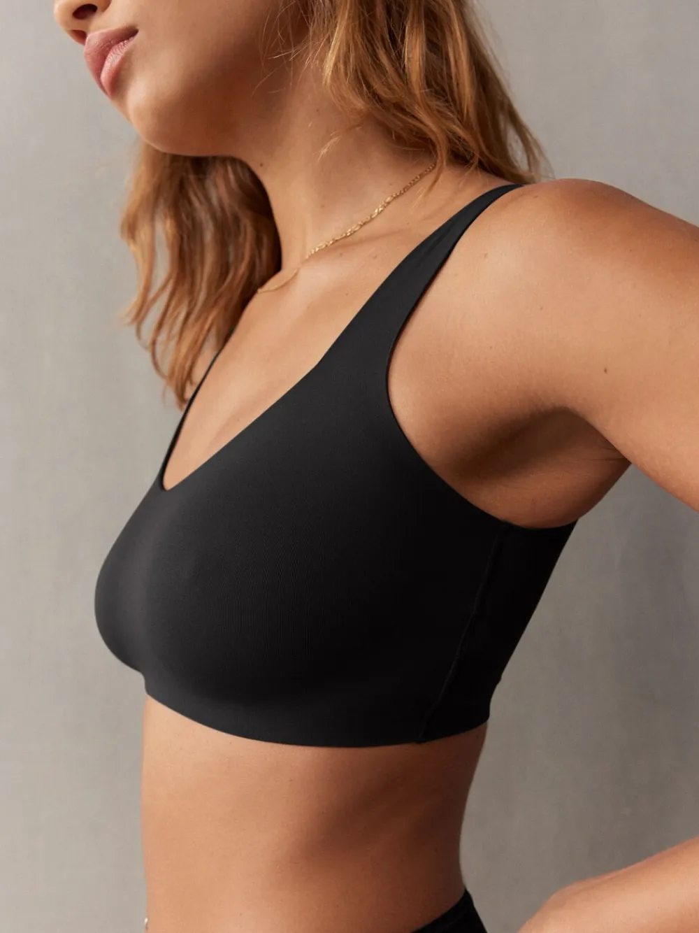 - V-halslijn afvlakkende Cropped bh*self. Clearance