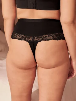 - Set van 4 vormgevende bikini's met kant op de rug en buikcorrigerend effect*Next Discount