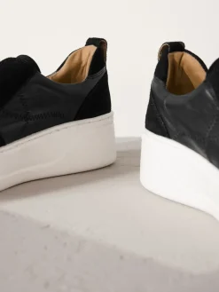 Zwart - Signature leren instapsneakers met dikke zool en plateauzool*Next Discount