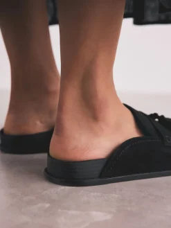 Zwart - Signature Premium leren suède muiltjes met franje en voetbed*Next