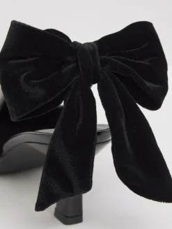 - Back Bow Pointed Toe Heel*Simply Be Hot