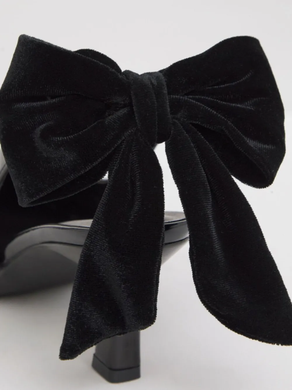 - Back Bow Pointed Toe Heel*Simply Be Hot