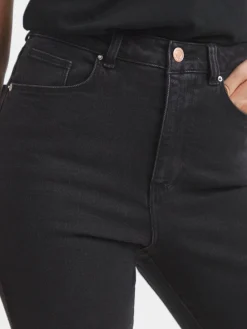 - smalle Mom jeans*Simply Be Outlet