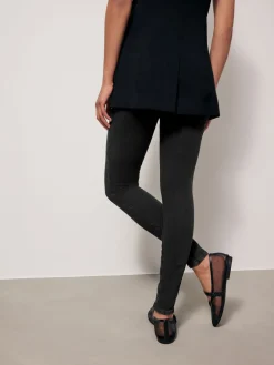 - Skinny jeans met 360° stretch*Next Discount