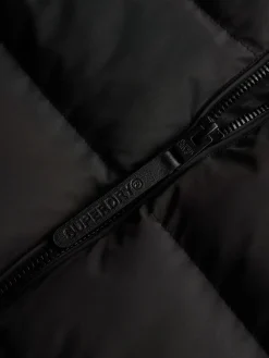 Zwart - - Gewatteerd sportjack met capuchon*Superdry Clearance