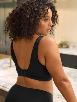 - Superzachte beha met totale ondersteuning en ultiem comfort zonder vulling en beugel*Next New