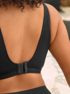 - Superzachte beha met totale ondersteuning en ultiem comfort zonder vulling en beugel*Next New