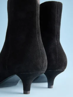 - Tabitha Simmons x Underset Heel Ankle Boots*Next Hot