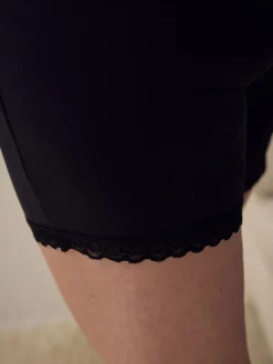 - Verkoelende katoenen shorts voor de menopauze*Next