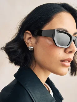 - Vierkante zonnebril*Next New