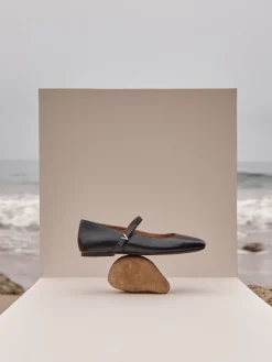 - Alameda Mary Janes met wijde pasvorm en voetboogondersteuning*Vionic Outlet