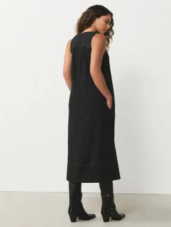 - V-Neck Sleeveless Maxi Dress*Next Hot