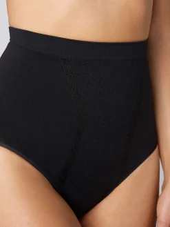 - Vormgevende naadloze slip voor gladdere dijen met stevige buikcorrectie*Next Best