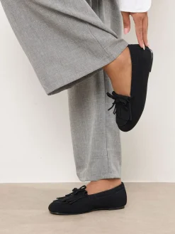 - Extra Wide Fit Fringe Moccasin Loafers*Yours Curve Hot