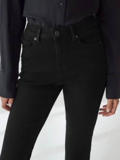 - Zandloper superzachte jeans met uitlopende pijpen*Next New