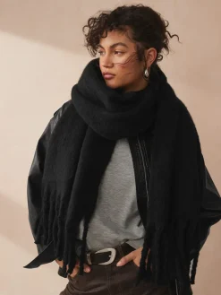 - Zware sjaal van geborstelde stof*Next Discount