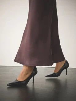 - Forever Comfort® Point Toe Court Heels*Next Online