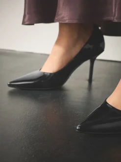 - Forever Comfort® Point Toe Court Heels*Next Online