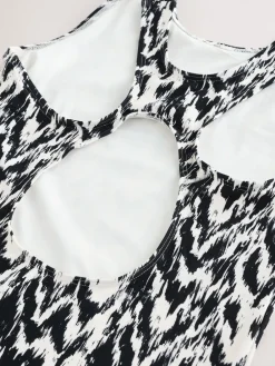 - Hoogsluitend vormgevend must-have badpak*Next Online