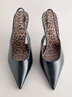 - Forever Comfort® puntige schoenen met hielbandje*Next Hot