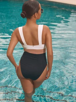 - Diepuitgesneden buikbedekkend badpak*Next Discount