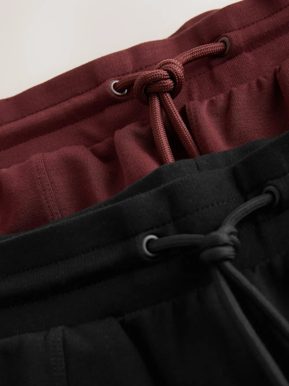 Zwart/paarsrood - Verpakking van 2 jersey shorts*Next Discount