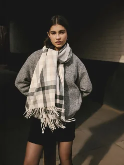 - Halfzware sjaal*Next