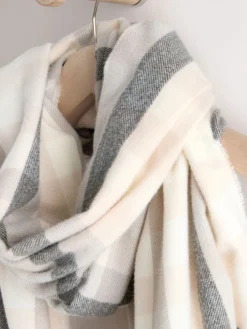 - Halfzware sjaal*Next