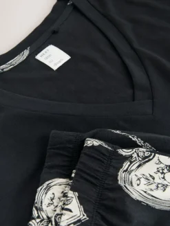 - Pyjama met korte mouwen*Next Outlet