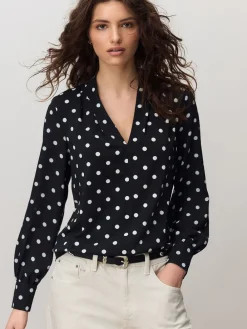 - Blouse met V-hals en lange mouwen*Next Sale